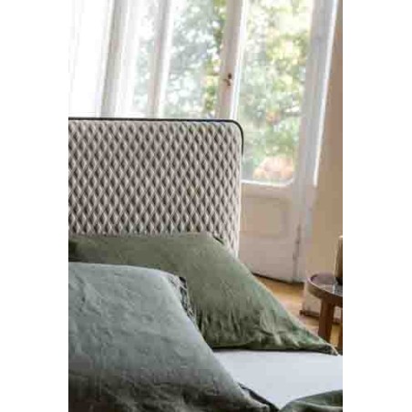 Bed Bali Alivar
