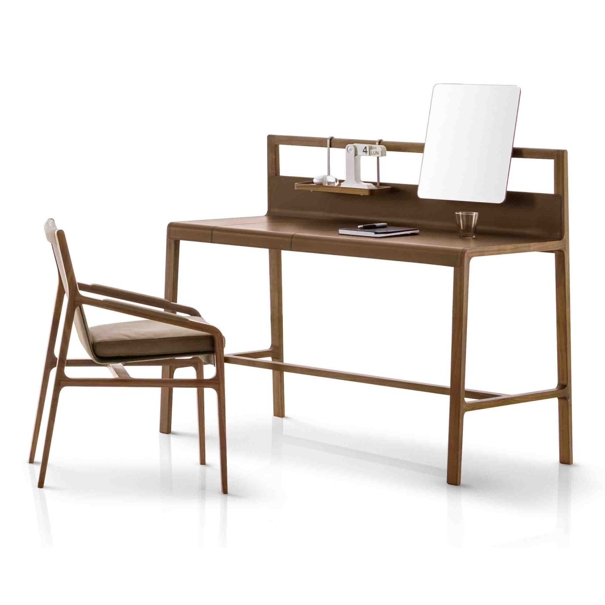 Desk Scribe Alivar