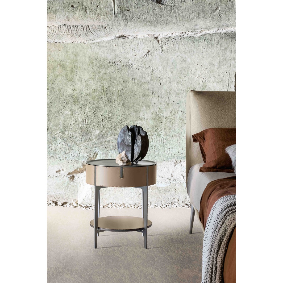 Bedside Round Alivar