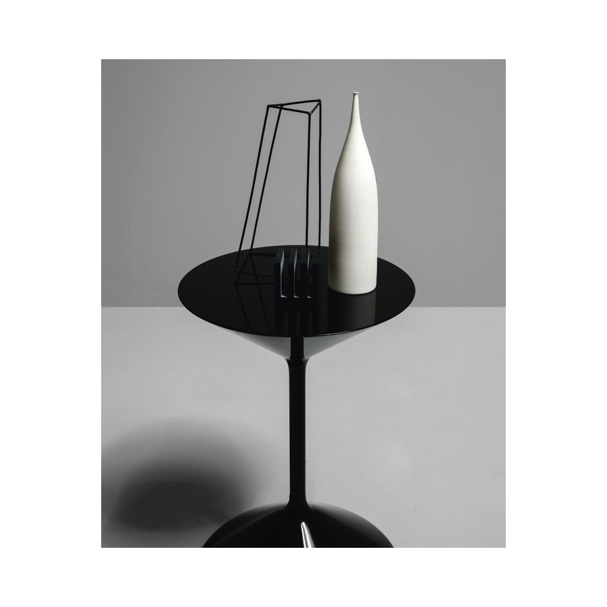 Small table/stand 631Tempo Zanotta