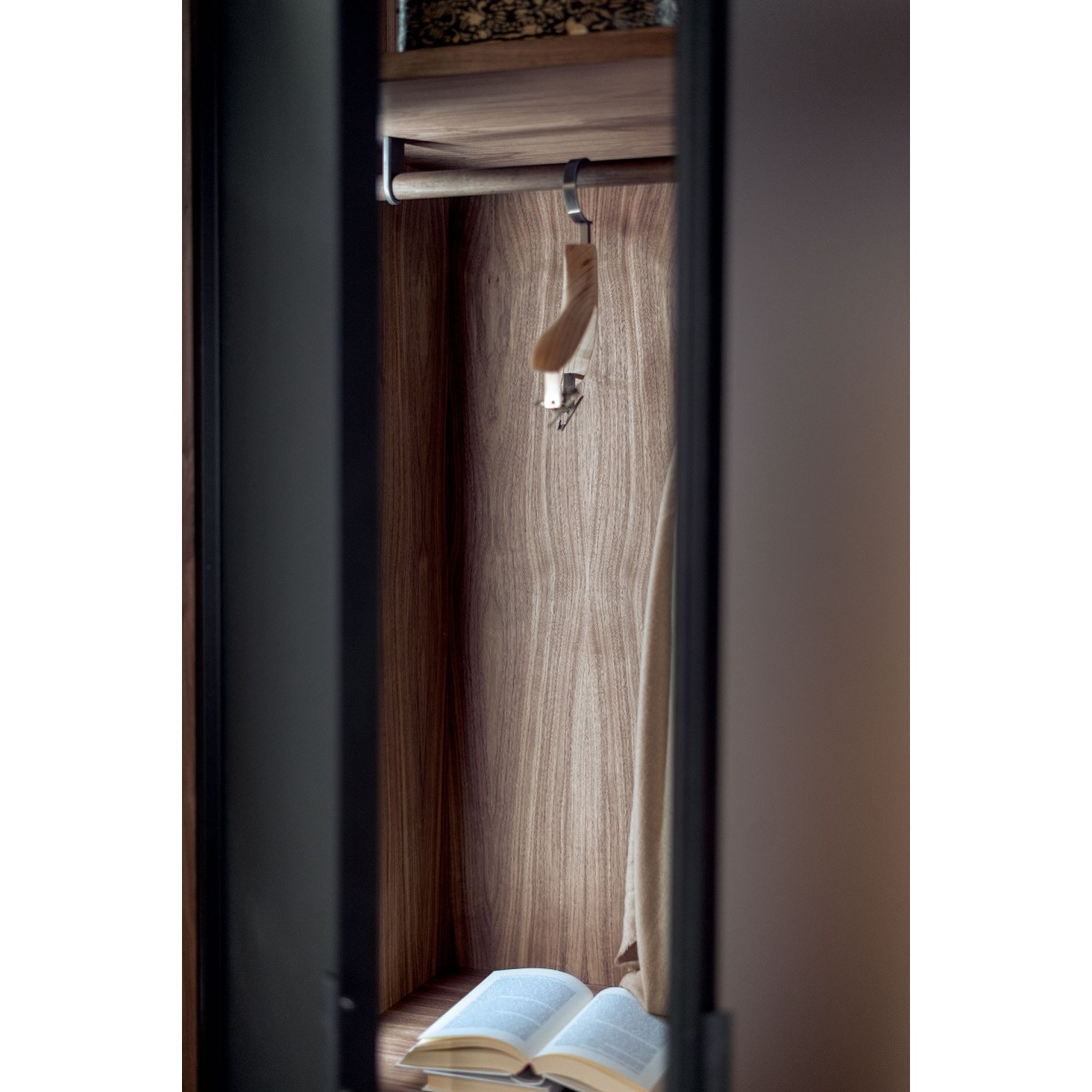 Wardrobe Avant Riva 1920