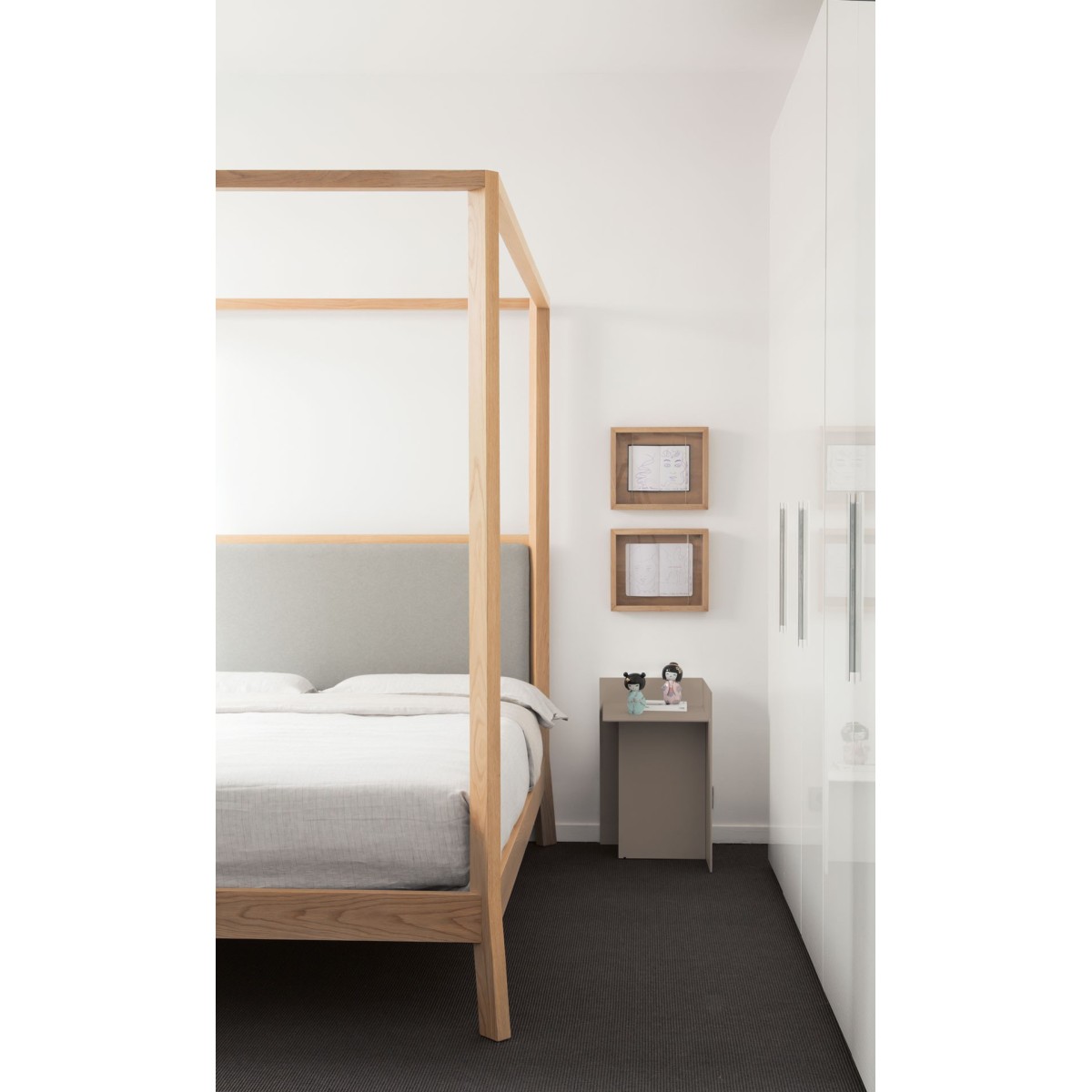 Bedside Table Cuatro Punt