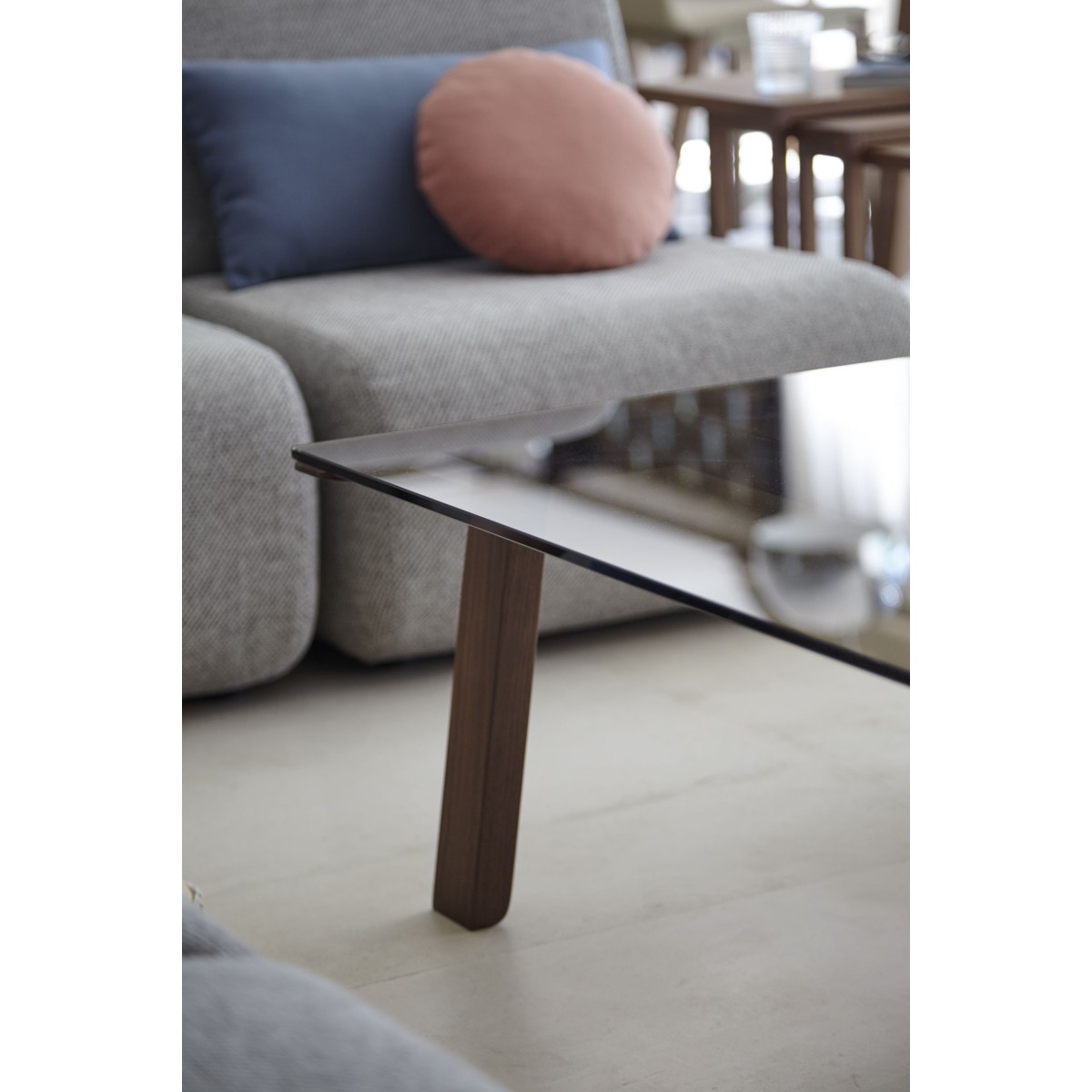 Low Table Mitis Low Punt Low Table Mitis Low Punt