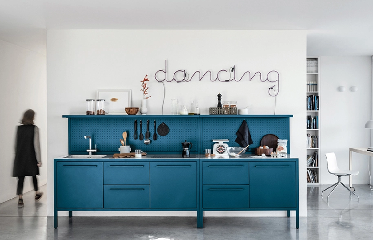 Frame Kitchen by Fantin: The Minimalist Elegance of Metal for Your Kitchen