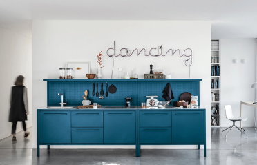 Frame Kitchen by Fantin: The Minimalist Elegance of Metal for Your Kitchen